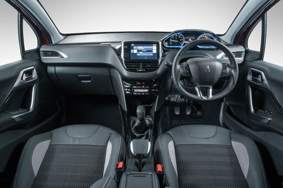 Торпедо Peugeot 2008 2017 года  (ZA) (фото 28 из 32)